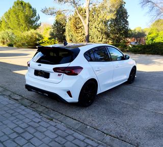 Ford Focus ST 2025 3 mantenimientos incluidos