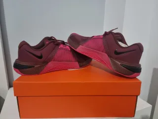T45,5 Nike Metcom 10 rojas