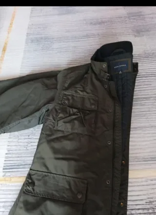 Trenca impermeable,  tres cuartos. Banana Republic