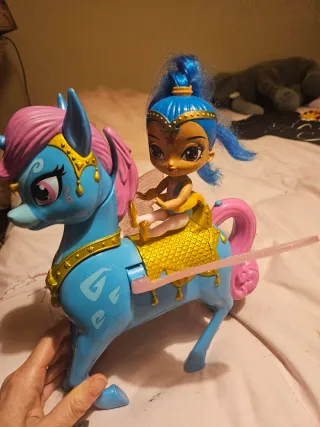 Muñeca y unicornio Shimmer y Unicornio