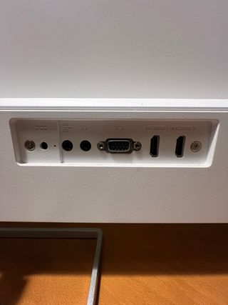 Monitor HP 27fwa con urto sullo schermo