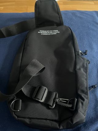 Bandolera Adidas Negra estreno