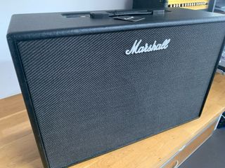 Amplificador Marshall Code 100 + Pedal