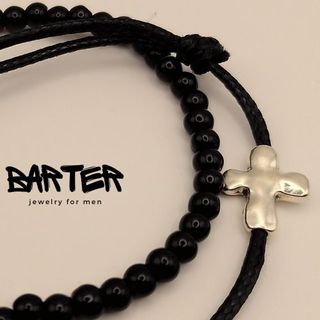 Pulseras Barter, mod 350, Cruz Plateada Negra