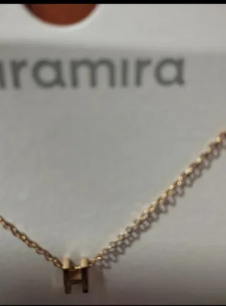 Colgante letra H  dorado