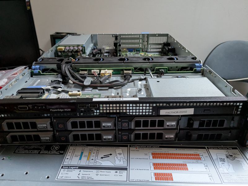 Servidor Dell R520 Doble Procesador 64GB RAM
