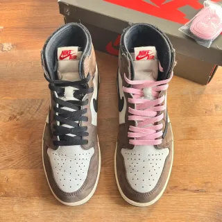 Jordan 1 High Travis Scott Dark Mocha Talla 44