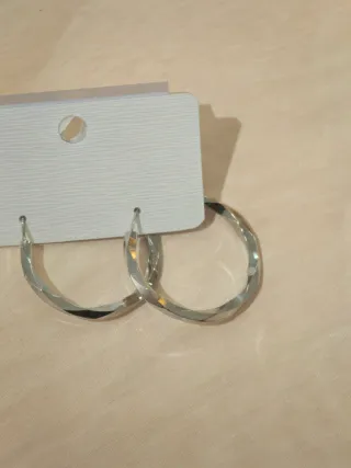 Orecchini a cerchio sottili sfaccettati lucidi