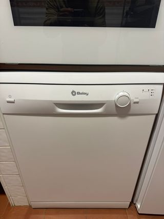 Lote de electrodomésticos de cocina casi nuevos.