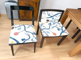 Mesa de comedor con 4 sillas