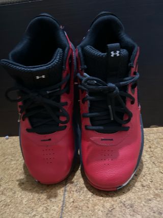 Zapatillas Under Armour rojas y negras T37