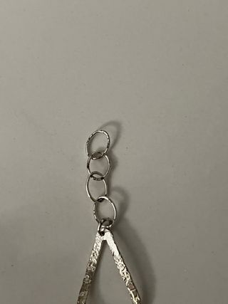 Pulsera de plata con piedras negras