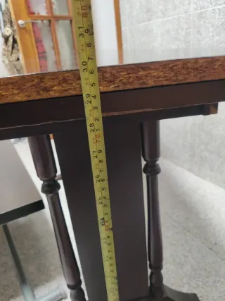 Mesa vintage de madera oscura