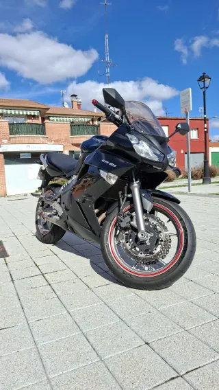 Kawasaki ER-6f Negra