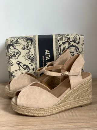 Sandalias cuña. Número 41