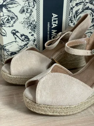 Sandalias cuña. Número 41