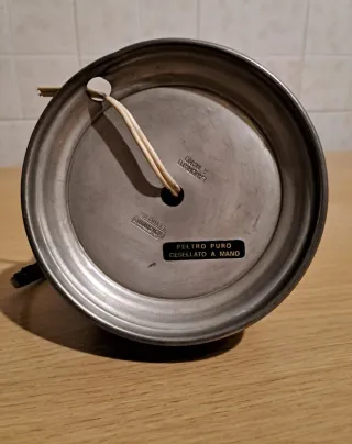 Lampada in peltro decorata