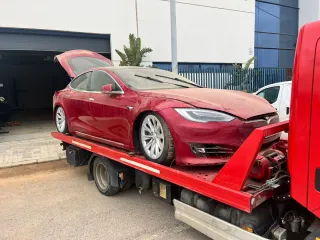 Tesla Model S 2018