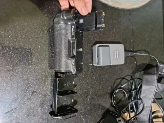 Cámara Canon EOS 400D + Batería y Cargador