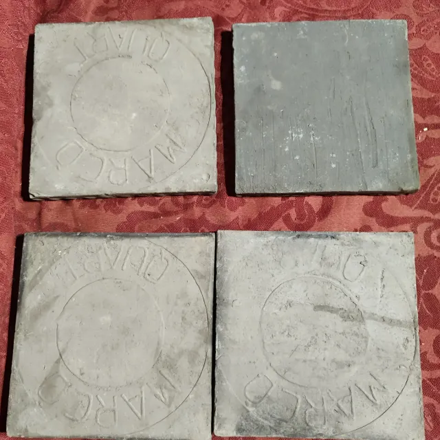 Antiguo marco de azulejo Quart