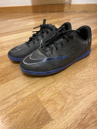 Zapatillas Nike Fútbol Niño Talla 35