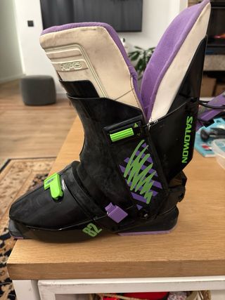 Botas de esquí Salomon negras y moradas