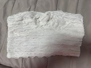 Top blanco con volantes