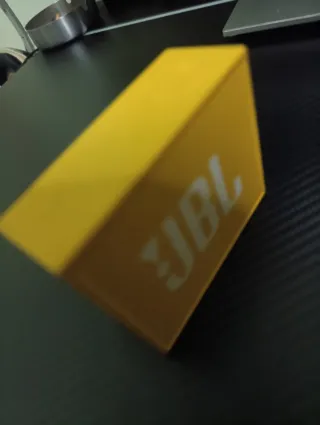 Altavoz JBL Amarillo