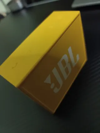 Altavoz JBL Amarillo