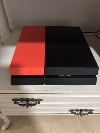 PS4 (PlayStation 4) Negra y Roja