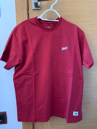 Red Man T-Shirt Pull and Bear Size XS