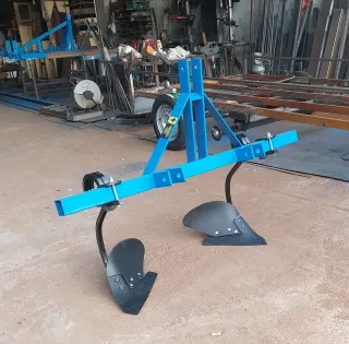 Arado dos surcos aporcador alomador acaballonadora