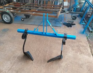 Arado dos surcos aporcador alomador acaballonadora