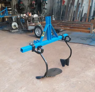 Arado dos surcos aporcador alomador acaballonadora