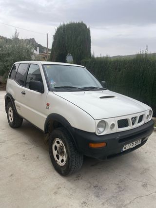 Nissan Terrano II 2003