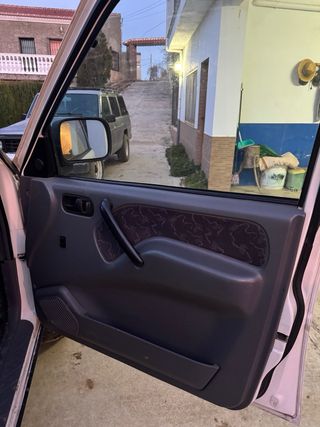 Nissan Terrano II 2003