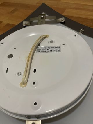 Lámpara de techo moderna marrón y blanca