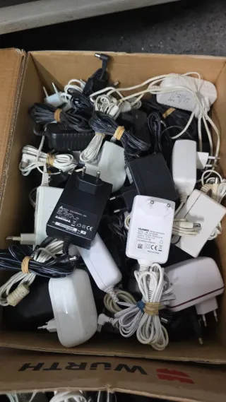 Lote de cargadores de corriente