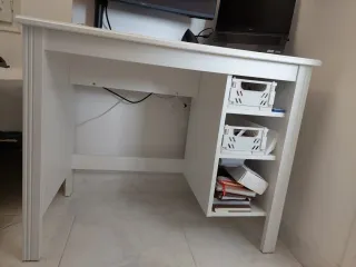 Escritorio IKEA BRUSALI blanco 90x52 cm