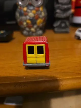 Coche de juguete Avis rojo