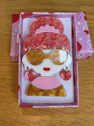 Broche mujer gafas sol rosa y dorado