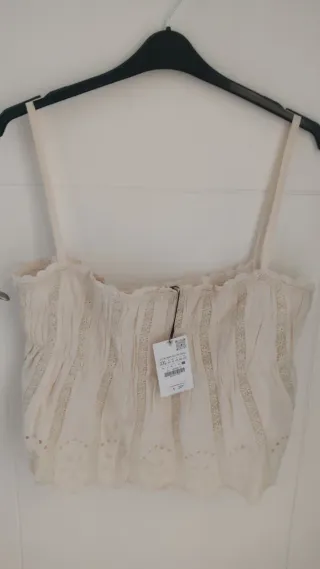 Top tirantes Zara encaje bordado con etiqueta