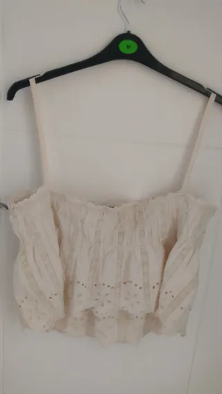 Top tirantes Zara encaje bordado con etiqueta