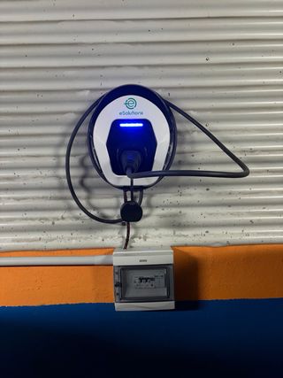 Instalación de puntos de recarga para vehículos
