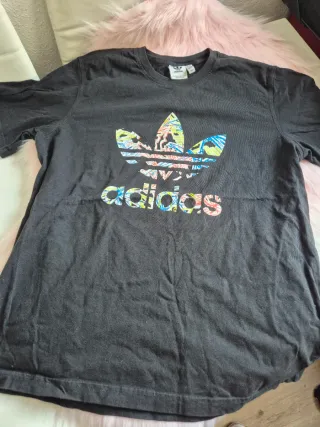 Lote de productos. Adidas Quechua.