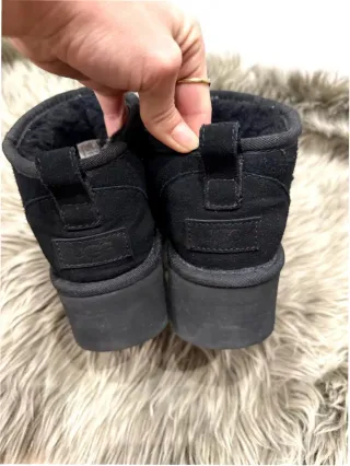 Botas UGG Mini Plataforma Negras Talla 37