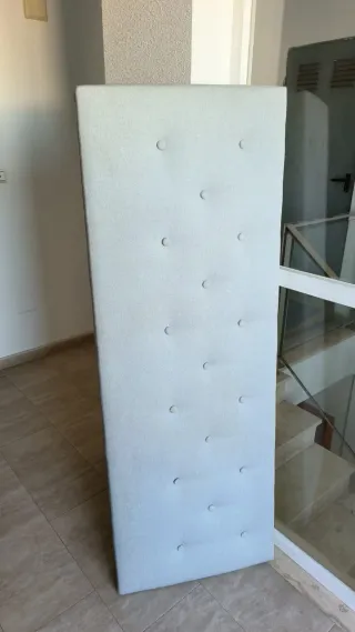 Cabecero de cama tapizado gris 150cm