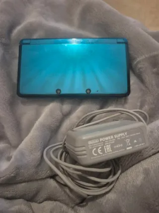Nintendo 3DS Azul + Cargador
