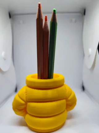 Porta canetas casaco Nike amarelo