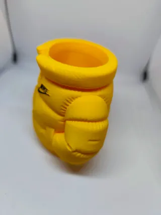 Porta canetas casaco Nike amarelo